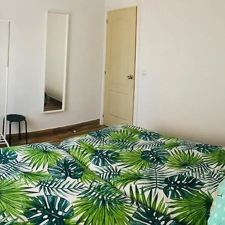 With 3 Bedrooms In Malaga, With Wifi 公寓 *