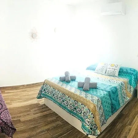 With 3 Bedrooms In Malaga, With Wifi Apartment