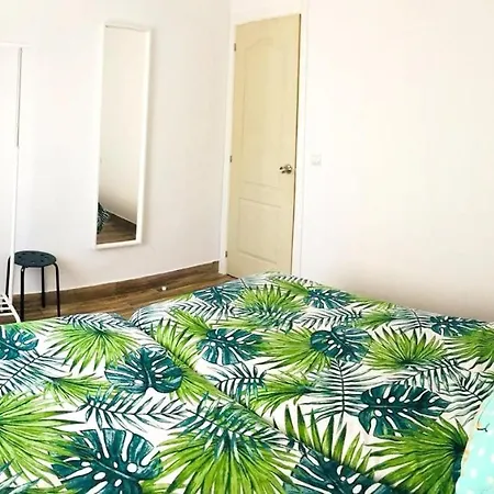 Apartment With 3 Bedrooms In Malaga, With Wifi *