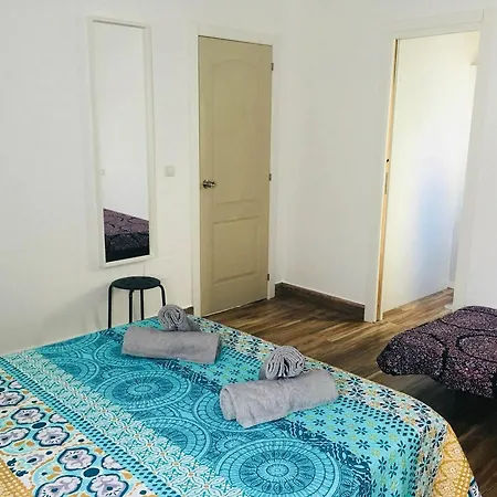 With 3 Bedrooms In Malaga, With Wifi Apartment